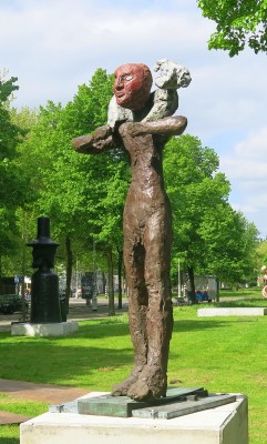 Hirte, Markus Lüpertz, 1986, geverfd brons