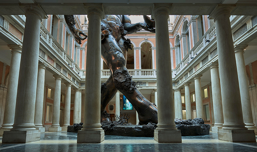 Damian Hirst, Demon with bowl (exhibition enlargement), photo by prudence cuming associates
